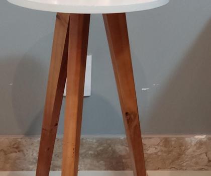 Imagem de Mesa de Canto e Apoio Lateral Eiffel Branca