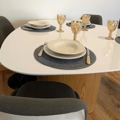 Imagem de Mesa de Jantar Cone Orgânica Tríon Redonda 100x103 cm Base Freijó com Tampo Laca