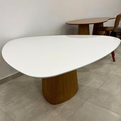 Imagem de Mesa de Jantar Cone Orgânica Tríon Redonda 90x93 cm Base Freijó com Tampo Laca