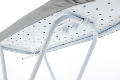 Imagem de Mesa de passar aço line c/ tecido metalizado e c/ passa mangas