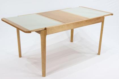 Imagem de Mesa Elástica Izza Tampo de Vidro Fendi Claro e Base Madeira Cor Amêndoa 1,40cm - 69370
