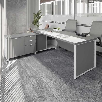 Imagem de Mesa Executiva 2,00m c/ Armário Lateral e Cx de Tomadas F5