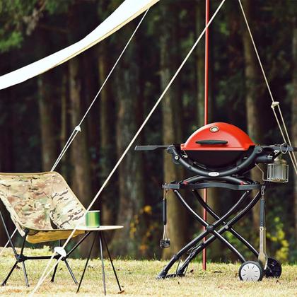 Imagem de Mesa Grill Cart Weber Q dobrável com alça de transporte preta