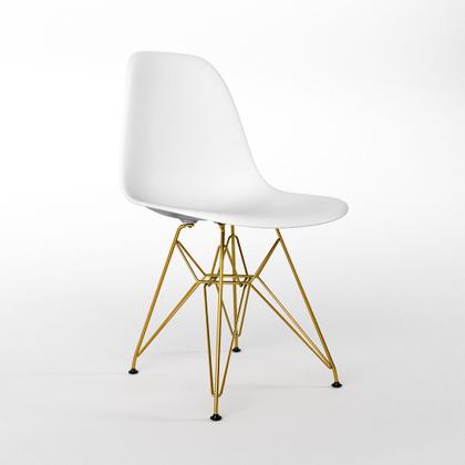 Imagem de Mesa Jantar Industrial Retangular 137x90cm Preta Base V com 6 Cadeiras Eames Eiffel Brancas Base Dou