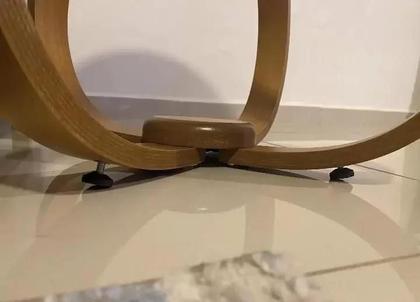 Imagem de Mesa Lateral Canto Cebola Laqueada Base Madeira Laminada Off White