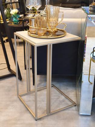 Imagem de Mesa Lateral de Apoio Vicenza Base Preta TAM M - Datelli Design