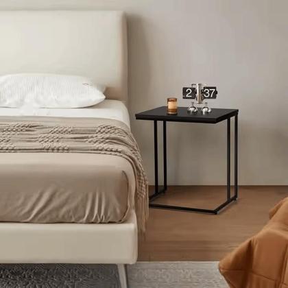 Mesa Lateral para Sofá Pequena Preta em Aço Ideal para Sala, Compacta e Moderna - DIcarlo Imagem de Mesa Lateral para Sofá Pequena Preta em Aço Ideal para Sala, Compacta e Moderna