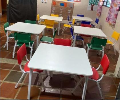 Imagem de Mesa Mesinha Infantil Tampo Mdf Branco Fnde