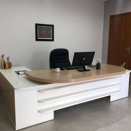 Imagem de Mesa para Escritório Diretor Grande 2 Portas 4 Gavetas