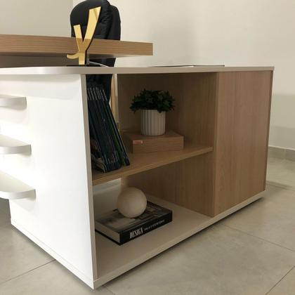 Imagem de Mesa para Escritório Diretor Grande 2 Portas 4 Gavetas