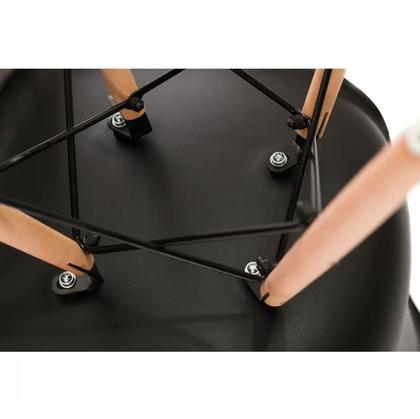 Imagem de Mesa Redonda 90cm Com 4 Cadeiras Eames Eiffel Pés De Madeira Preta