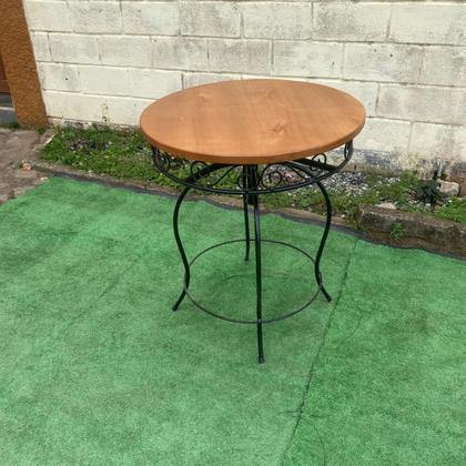 Imagem de Mesa Redonda em Ferro e Madeira 70cm Modelo Bolinha Sudeste Rústico