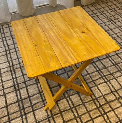 Imagem de Mesinha de Madeira Maciça 46x46 - Prática para Acampamentos e - Cor Preta  Imperdível