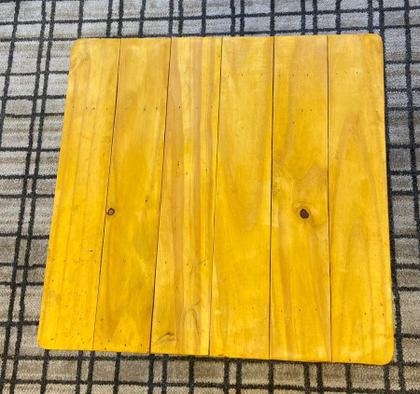 Imagem de Mesinha de Madeira Maciça 46x46 - Prática para Acampamentos e - Cor Preta  Imperdível