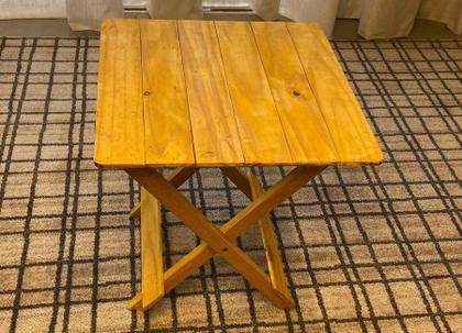 Imagem de Mesinha de Madeira Maciça 46x46 - Prática para Acampamentos e - Cor Preta  Imperdível