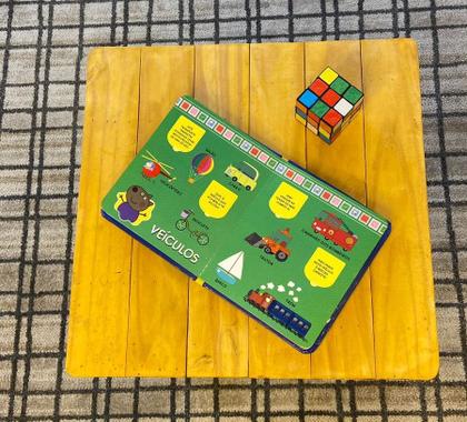 Imagem de Mesinha de Madeira Maciça 46x46 - Prática para Acampamentos e - Cor Preta  Imperdível