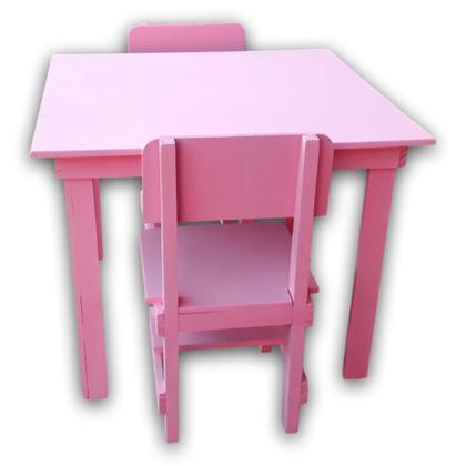 Imagem de Mesinha Infantil de Madeira Colorida com 2 Cadeiras  Diversão e Criatividade em um Só Conjunto!