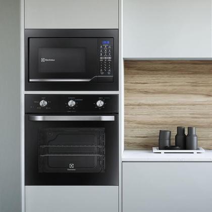Imagem de Micro-ondas de Embutir Electrolux 34L ME3 Preto
