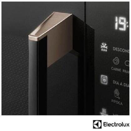 Imagem de Micro-ondas de Embutir Electrolux Pro Series com 34 Litros de Capacidade e Grill Preto - MV43T -
