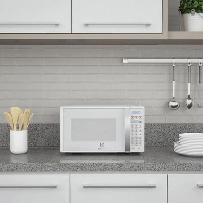 Micro-ondas Electrolux 20L Branco com Função Tira Odor e Descongelar (MTO30) Imagem de Micro-ondas Electrolux 20L Branco com Função Tira Odor e Descongelar (MTO30)