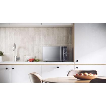 Imagem de Micro-ondas Electrolux 23L cor Inox Efficient com Descongelamento Assistido (ME23S)