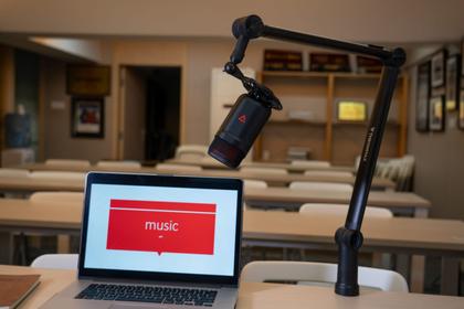 Imagem de Microfone condensador profissional p/ podcast,cardioide,c/ shock Mount,preto