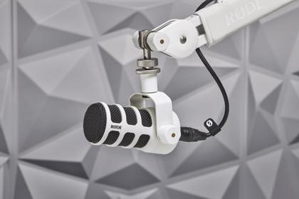 Imagem de Microfone Rode PodMic - Condensador Dinâmico Cardioide para Broadcast - Branco