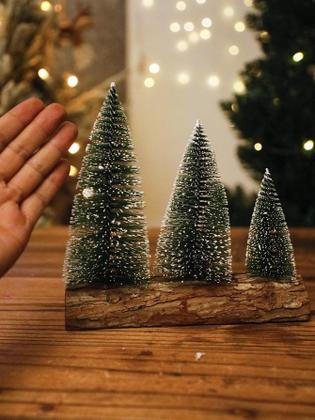 Imagem de Mini Árvore De Natal Modelo Ornamentos De Madeira Decoração Festiva De Mesa Centro De Mesa