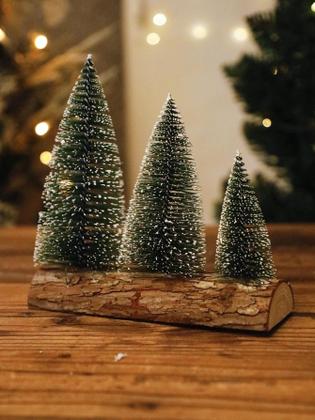 Imagem de Mini Árvore De Natal Modelo Ornamentos De Madeira Decoração Festiva De Mesa Centro De Mesa