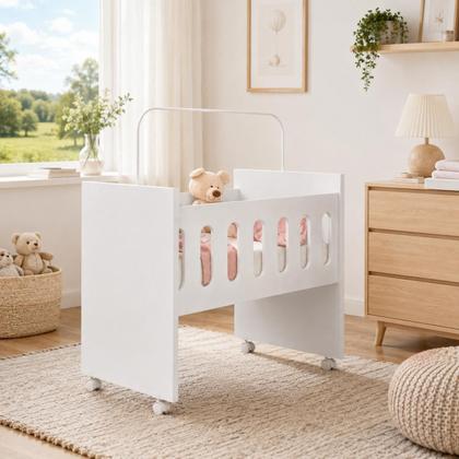 Imagem de Mini Berço Bedside com Colchão Incluso 2 em 1 Portátil para Bebê Trocador Rodízios com Trava Suporte para Mosquiteiro Branco