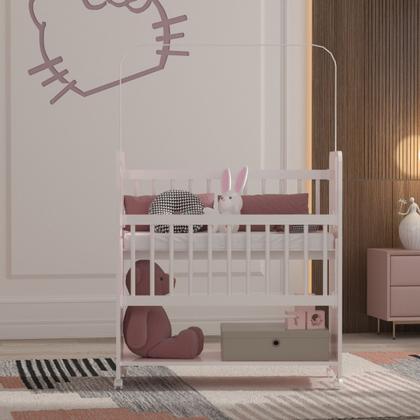 Imagem de Mini Berço Compacto Portátil Para Bebê com Grade Movel Rodízio Colchão Suporte Mosquiteiro e Prateleira Rosa Branco