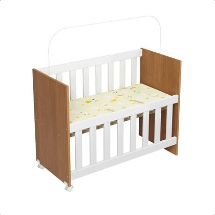 Imagem de Mini Berço De Bebê Chiqueirinho Quarto Infantil Com Ridízios Acompanha Colchão 2 em 1 Branco Com Madeirado GB Plus