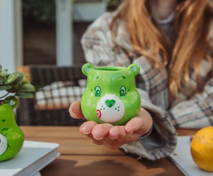 Imagem de Mini caneca Silver Buffalo Care Bears Good Luck Bear Ceramic 90 ml