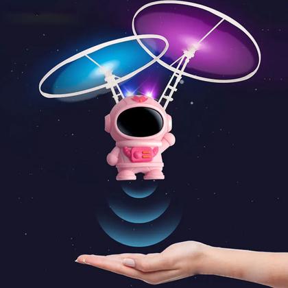 Imagem de Mini Drone Astronauta Voador Boomerang Helice LED Sensor Movimento USB Bateria Recarregavel Entretenimento Resistente Seguro Brincadeira Criança Diver