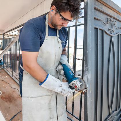 Imagem de Mini Esmerilhadeira Angular Bosch Professional Gws 850 06013