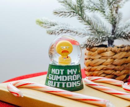 Imagem de Mini globo de neve iluminado Shrek Gingy Not My Gumdrop Buttons