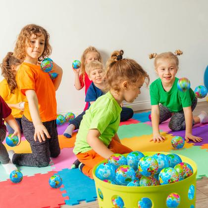 Imagem de Mini globo Stress Balls HyDren de 5 cm, 100 unidades com bolsa para presente