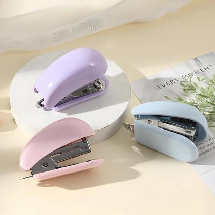 Imagem de Mini Grampeador 12 Folhas Fofo Com Grampos Oasis OIA8203