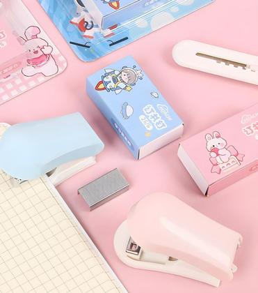 Imagem de Mini Grampeador 12 Folhas Fofo Com Grampos Oasis OIA8203