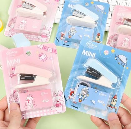 Imagem de Mini Grampeador 12 Folhas Fofo Com Grampos Oasis OIA8203