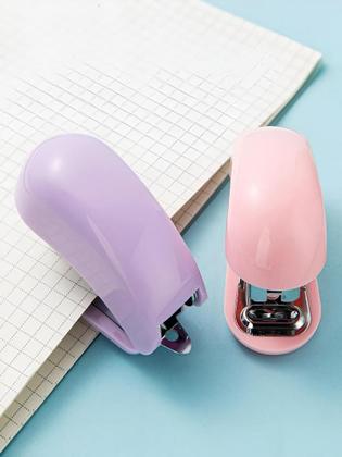 Imagem de Mini Grampeador 12 Folhas Fofo Com Grampos Oasis OIA8203