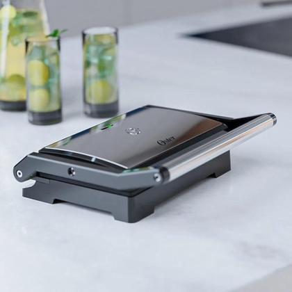 Imagem de Mini Grill Oster Elétrico 2 em 1 Inox OGRL230