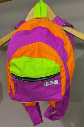 Imagem de Mini Mochilinha Color Com alça regulável e fechamento em zíper de metal