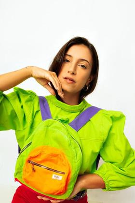 Imagem de Mini Mochilinha Color Com alça regulável e fechamento em zíper de metal