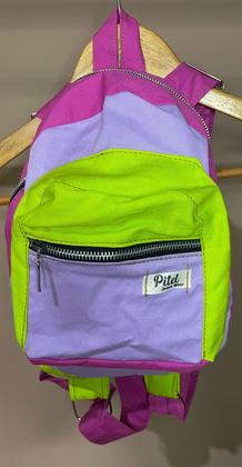 Imagem de Mini Mochilinha Color Com alça regulável e fechamento em zíper de metal