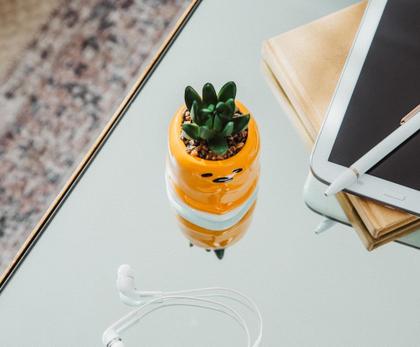 Imagem de Mini plantador de cerâmica Silver Buffalo Sanrio Gudetama 8cm