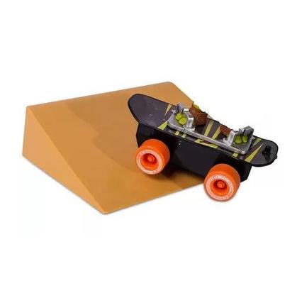 Imagem de Mini Skate De Fricção Com Rampa Para Manobras E Suporte Para Bonecos - Tartarugas Ninja - Ninja Battle Boost - Multikids