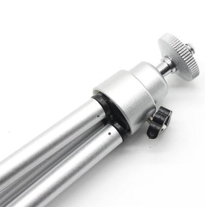 Imagem de Mini Tripé De Mesa Para Câmeras Compactas Leves E Webcam em Aluminio  cor Prata
