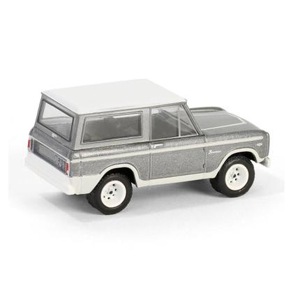 Imagem de Miniatura Ford Bronco 1967 - Counting Cars - Hollywood Série 42 - Greenlight - 1:64