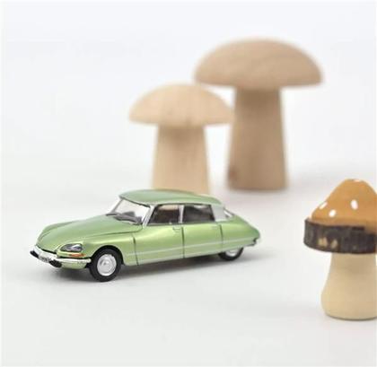 Miniatura Norev Citroen DS 23 Pallas 1972 Escala 1/64 Verde